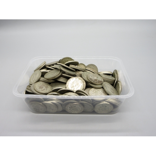 102 - Large collection of Post 1920/Pre-1947 GB silver content coins to inc. shillings, florins, sixpences...
