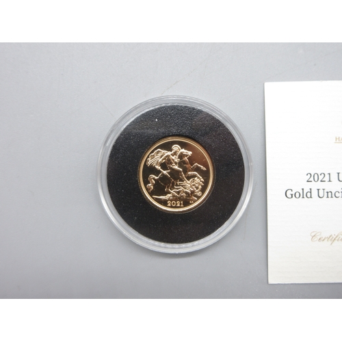 20 - Queen Elizabeth II (1952-2022) 2021 Gold Sovereign Encapsulated with COA from Harrington & Byrne

Br... 