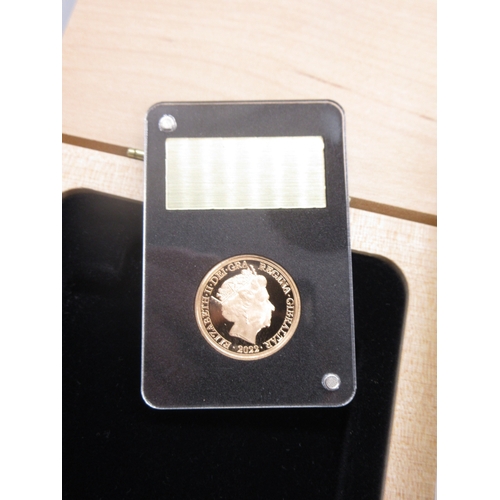 21 - The London Mint Office -2022 Proof Sovereign Lucrezia Delfini Signed 0129/4999 encapsulated in case ... 