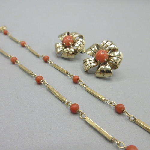 1022 - 18ct yellow gold bar and coral bead necklace, stamped 750, L40cm, 5.8g, and a pair of 9ct yellow gol... 