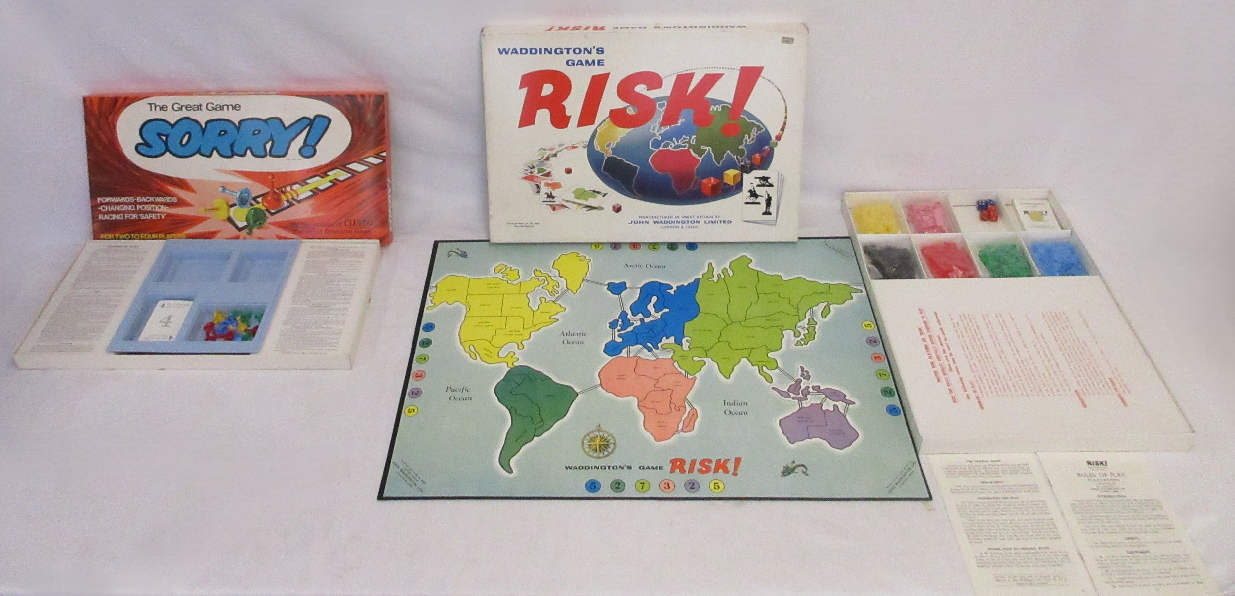 Collection of fourteen vintage boardgames incl Wild West Checkers, 007 ...