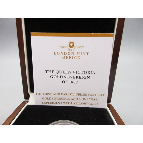 1 - The London Mint Office - The Queen Victoria Gold Sovereign of 1887, encapsulated in case with COA

B... 