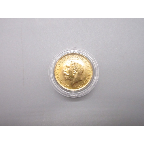 9 - George V (1910-1936) 1925 Sovereign, encapsulated in case

Bradley's shipping £28.00 plus vat (UK On... 