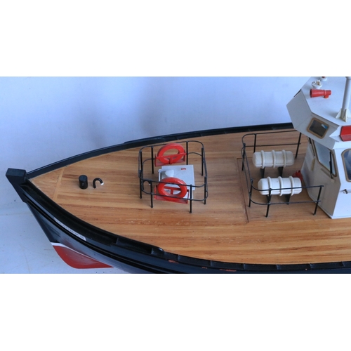 Large scale radio controlled Aberdeen Pilot Cutter boat model 'Heather ...