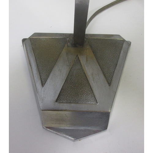 131 - Vintage Art Deco Pirouett chrome Desk Lamp circa 1930s. Hight of stand 27cm lamp shade 16cm

Bradley... 