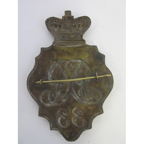 19 - Small collection of military items, 1st Kings Dragoon Guards sweetheart brooch, Duke of Wellington W... 