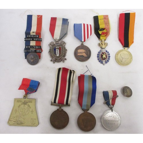 21 - Mixed collection of commemorative and international military medals to incl. Special Constabulary Fa... 