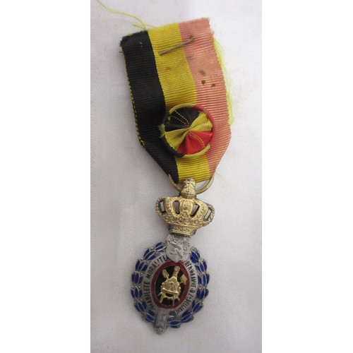 21 - Mixed collection of commemorative and international military medals to incl. Special Constabulary Fa... 
