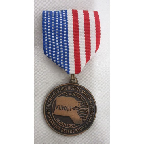 21 - Mixed collection of commemorative and international military medals to incl. Special Constabulary Fa... 