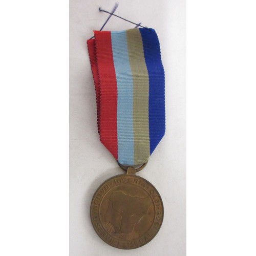 21 - Mixed collection of commemorative and international military medals to incl. Special Constabulary Fa... 