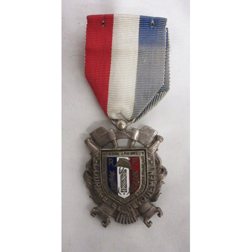 21 - Mixed collection of commemorative and international military medals to incl. Special Constabulary Fa... 