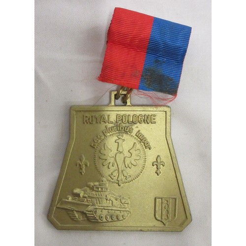 21 - Mixed collection of commemorative and international military medals to incl. Special Constabulary Fa... 