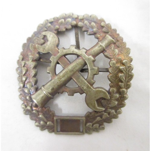 127 - German war period balloon observers badge (clasp AF), also incl. Bundeswehr beret badge for maintena... 