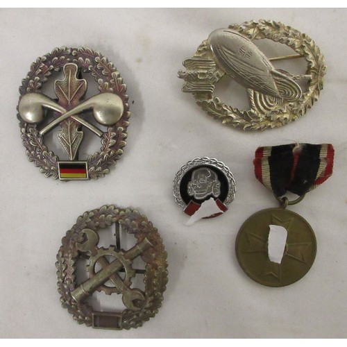 127 - German war period balloon observers badge (clasp AF), also incl. Bundeswehr beret badge for maintena... 