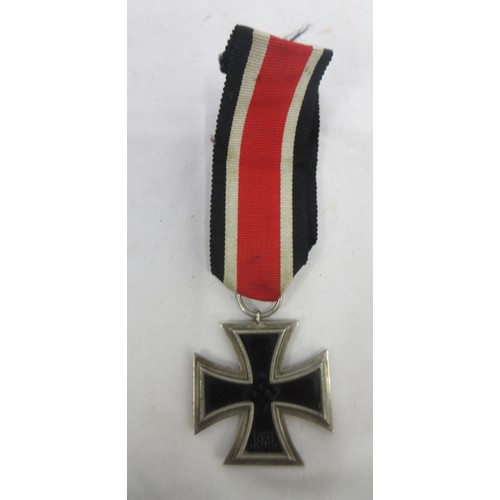 126 - German war period wall eagle, two Iron Cross 2nd Class, 1914 Iron Cross 2nd class, 25 Year Faithful ... 