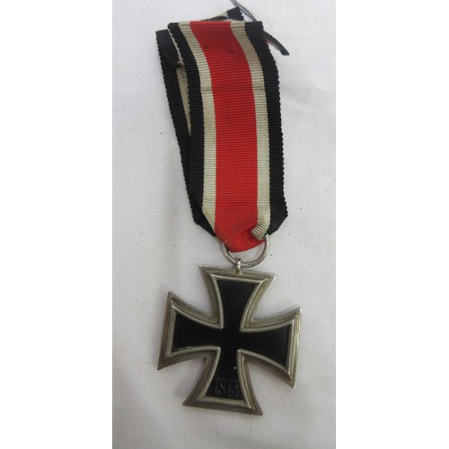 126 - German war period wall eagle, two Iron Cross 2nd Class, 1914 Iron Cross 2nd class, 25 Year Faithful ... 