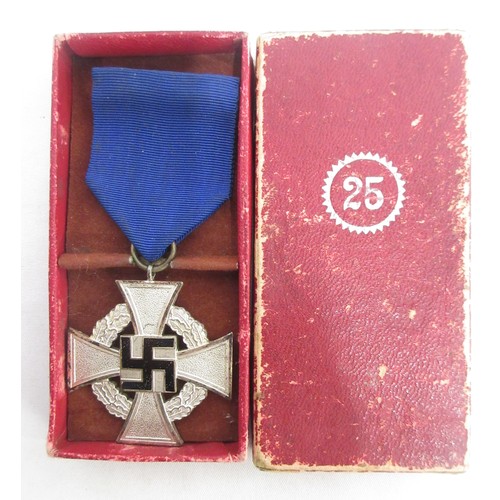 126 - German war period wall eagle, two Iron Cross 2nd Class, 1914 Iron Cross 2nd class, 25 Year Faithful ... 