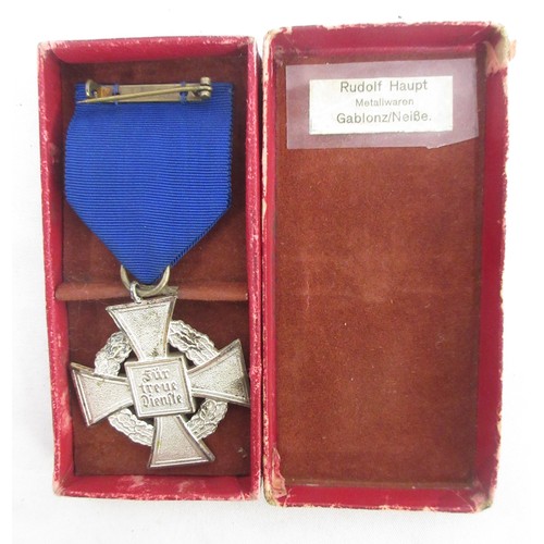 126 - German war period wall eagle, two Iron Cross 2nd Class, 1914 Iron Cross 2nd class, 25 Year Faithful ... 