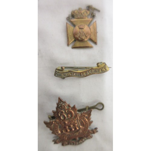 124 - Mixed collection of militaria to incl. British Army water bottle (date faded on strap, likely WW2), ... 