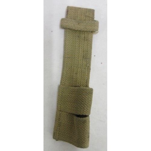 124 - Mixed collection of militaria to incl. British Army water bottle (date faded on strap, likely WW2), ... 