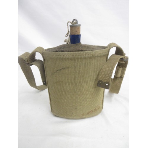 124 - Mixed collection of militaria to incl. British Army water bottle (date faded on strap, likely WW2), ... 