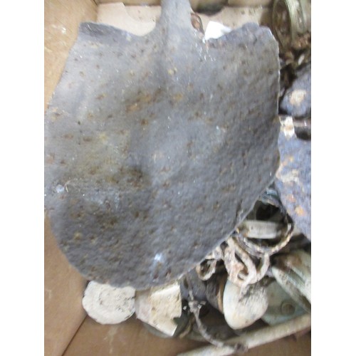 161 - Collection of metal detecting finds incl. horse shoes, shovel head, bits of shrapnel, barbed wire, s... 