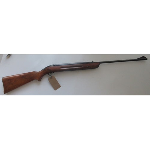 445 - BSA Mk2 Airsporter .22 air rifle, under lever action with top loader. Made between 1959 to 1965

Bra... 
