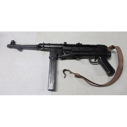 451 - RISTRICTIONS APPLY German MP40 Sub Machine Gun by Denex

Bradleys shipping POA https://www.bradleys.... 