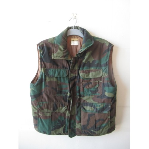 417A - Shooting Gillet size L, Gillet with associated shooting badges, camo vest with woodland pattern size... 