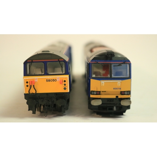 140 - Two OO gauge Mainline liveried diesel electric locomotive models to include Hornby R2490 Class 60 '6... 