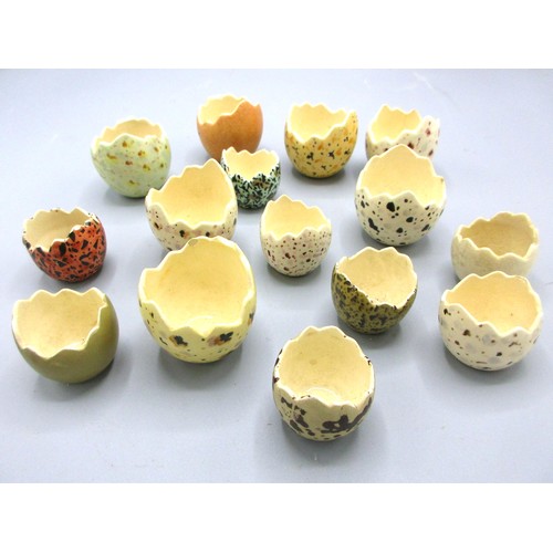 790 - Collection of early-20th Century James Macintyre & Co hand-painted speckled egg cups/pinch pots in t... 