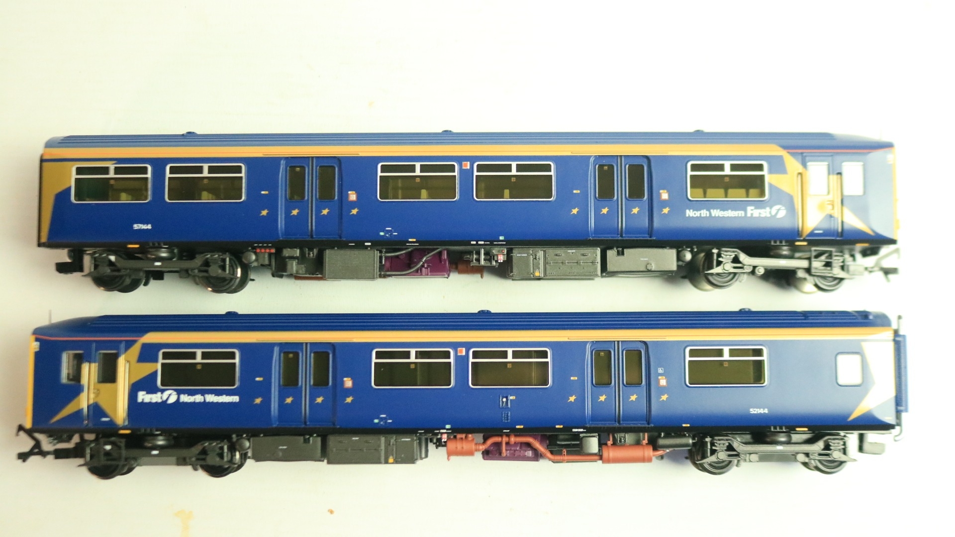 Hornby Super Detail R2758 Arriva Trains Northern Class 153 DMU and ...
