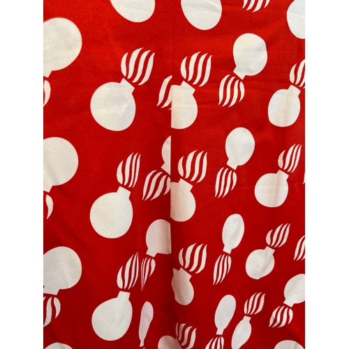 878 - L'Wren Scott 2013 resort collection 'Bombshell Propaganda' red and white print dress, size 44 

Ship... 