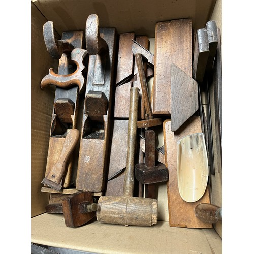 872 - Collection of vintage woodworking tools and an apron (1 box)

Bradleys Shipping POA https://www.brad... 