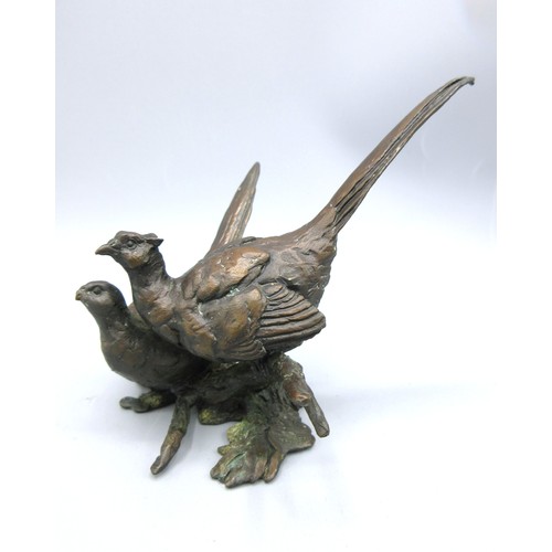 706 - Collection of tabletop ornaments/statuettes inc. sand-cast bronzed sculpture of male/female pair of ... 