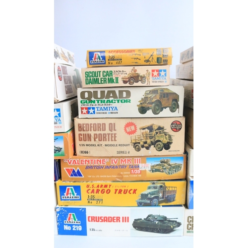 Collection of thirty 1/35 scale WW2 allied themed armour, figure and ...