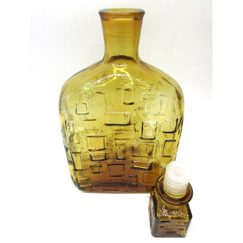 793 - Selection of decorative glassware inc. decanters and tumblers comprising mid-century modernist & geo... 