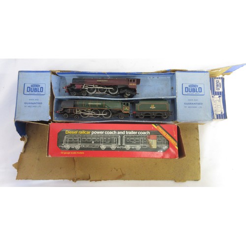 OO gauge Diesel Railcar power coach and trailer coach (R.157) from ...