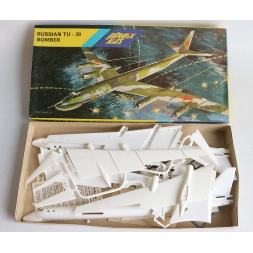Mixed collection of 1/72 scale plastic model aircraft kits from Airfix ...