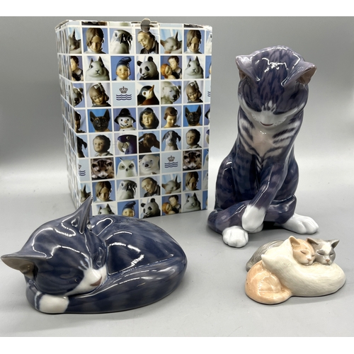 747 - Three Royal Copenhagen cat figures - largest model no. 055, with box, H19.5cm

Bradley's shipping £4... 