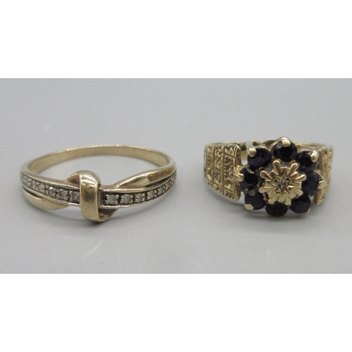 604 - 9ct yellow gold flower ring set with sapphires and diamond, stamped 375, size L, 9ct yellow gold twi... 