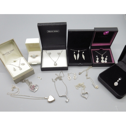 605 - Silver jewellery to include five sets of necklace and earring duo's set with clear stones, and other... 