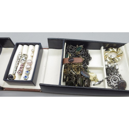 115 - Large collection of costume jewellery and jewellery cases to include necklaces, rings, bracelets, ba... 