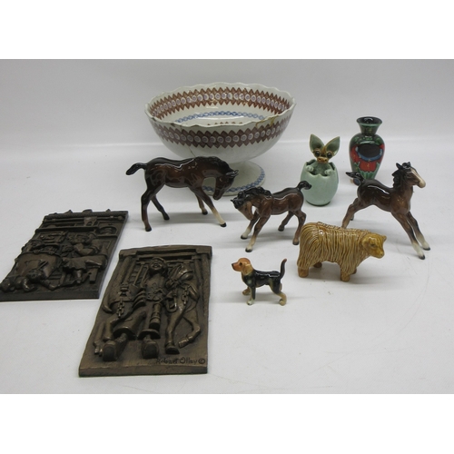 802 - Collection of ceramics, incl. Yare Designs dragon; Anita Harris 'Living Glaze' miniature vase; Beswi... 