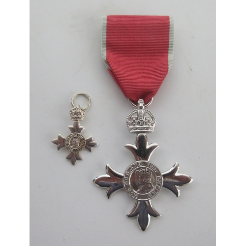 189 - M.B.E. Awarded to Richard Walter Scott June 2004. In original presentation case with miniature, comp... 