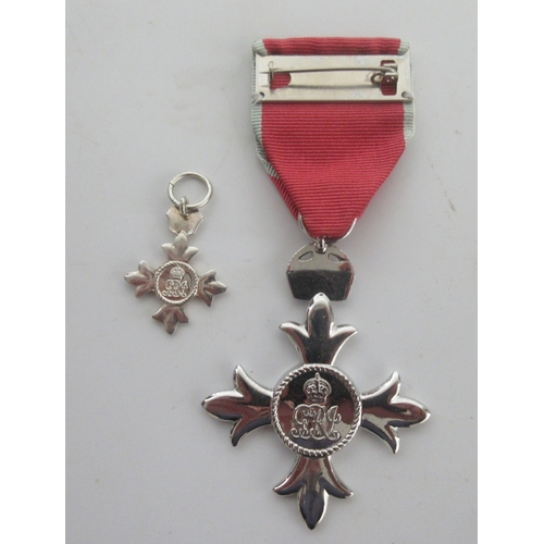 189 - M.B.E. Awarded to Richard Walter Scott June 2004. In original presentation case with miniature, comp... 