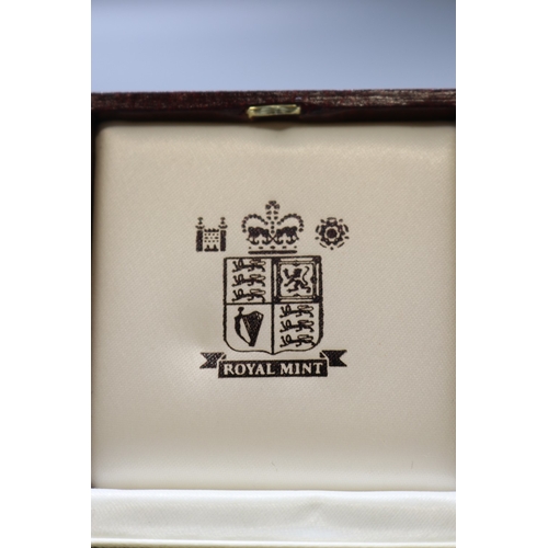 21 - Royal Mint - The 1999 Gold Proof Sovereign No.0770/10000, encapsulated in case with COA
Bradley's Sh... 