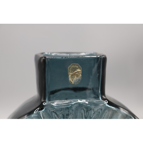 397 - Whitefriars, Geoffrey Baxter 'Sunburst' vase in indigo, H16cm

Bradley's shipping £38.00 plus vat (U... 