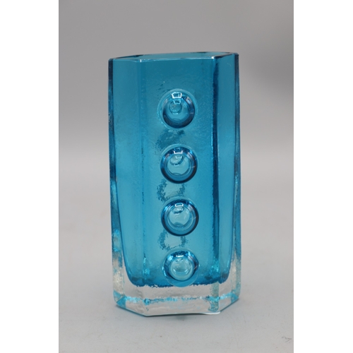 399 - Whitefriars, Geoffrey Baxter, 'Traffic Light' vase, in kingfisher blue, H13cm

Bradley's shipping £3... 