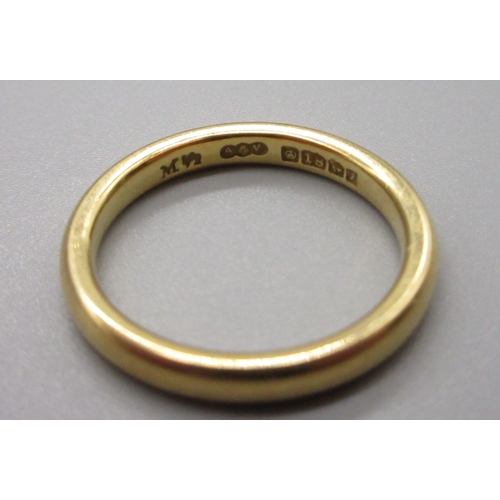 32 - 18ct hallmarked wedding band by A & W Birmingham 1958-59, size M 1/2 (4.2g)

Bradley's shipping £20.... 